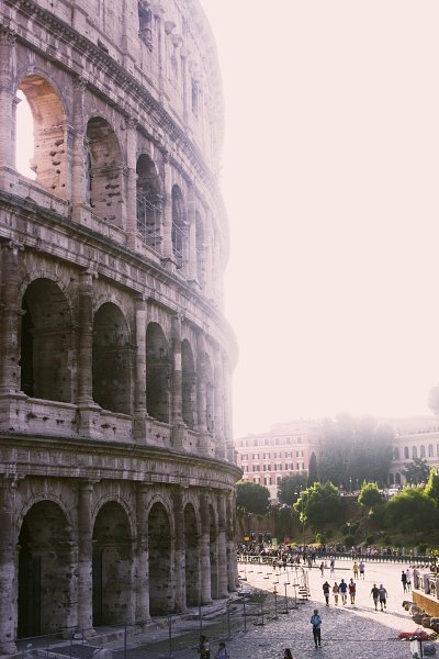 vertical-shot-great-roman-coliseum-sunny-day