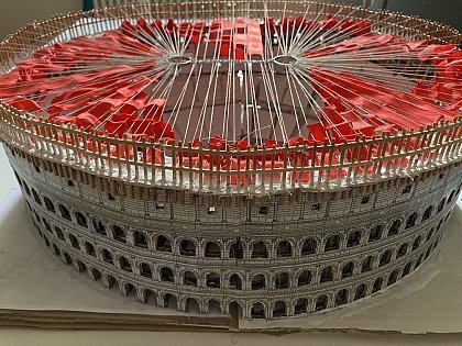 ローマのコロッセオ：歴史、建築、ガイド