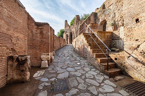 Domus Tiberiana Path