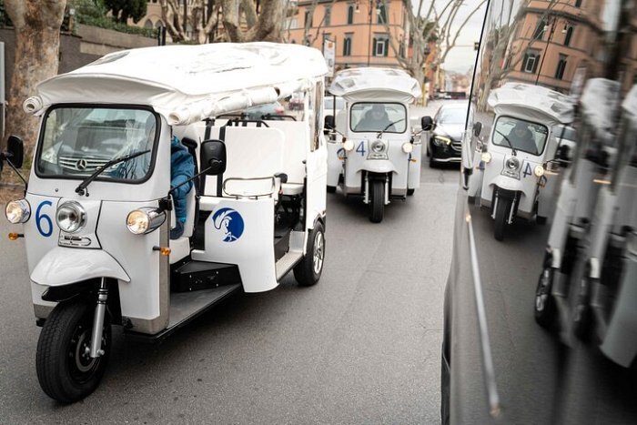 Tour privado en tuk tuk por Roma