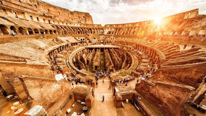 Tur Panduan Colosseum Express dan Tiket Masuk ke Roma Kuno Termasuk