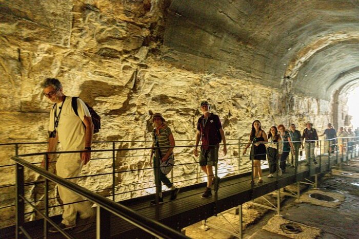 Acesso especial ao Coliseu subterrâneo, Fórum Romano e Palácio de César 