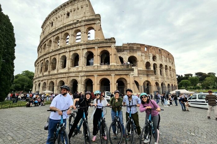 Rome E-Bike Tour with a Local! Quality E-Bikes and Small Groups